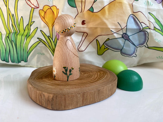 Daisy flowers hand painted wooden peg doll (8cm)