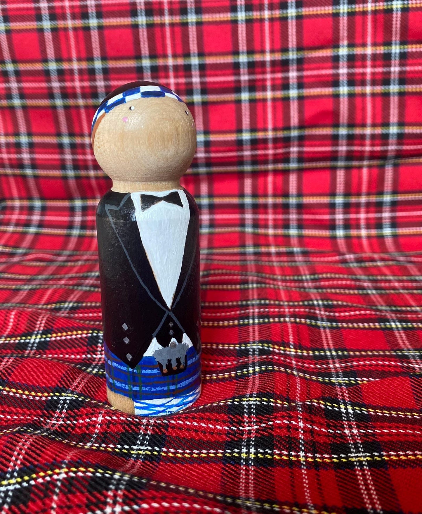 Hand painted Scottish man wooden peg doll (9cm)