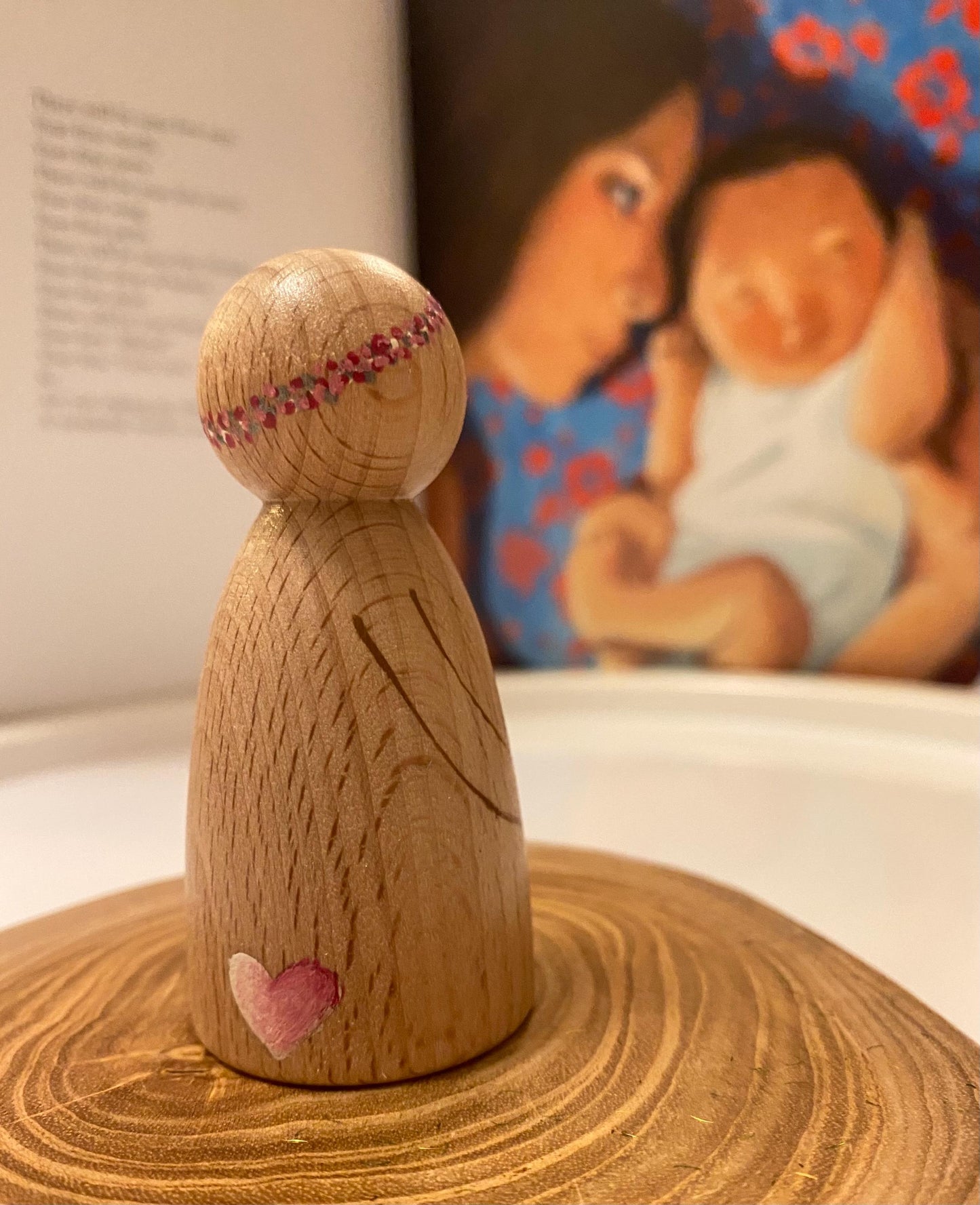 Mum hand painted wooden peg doll (7.5cm)