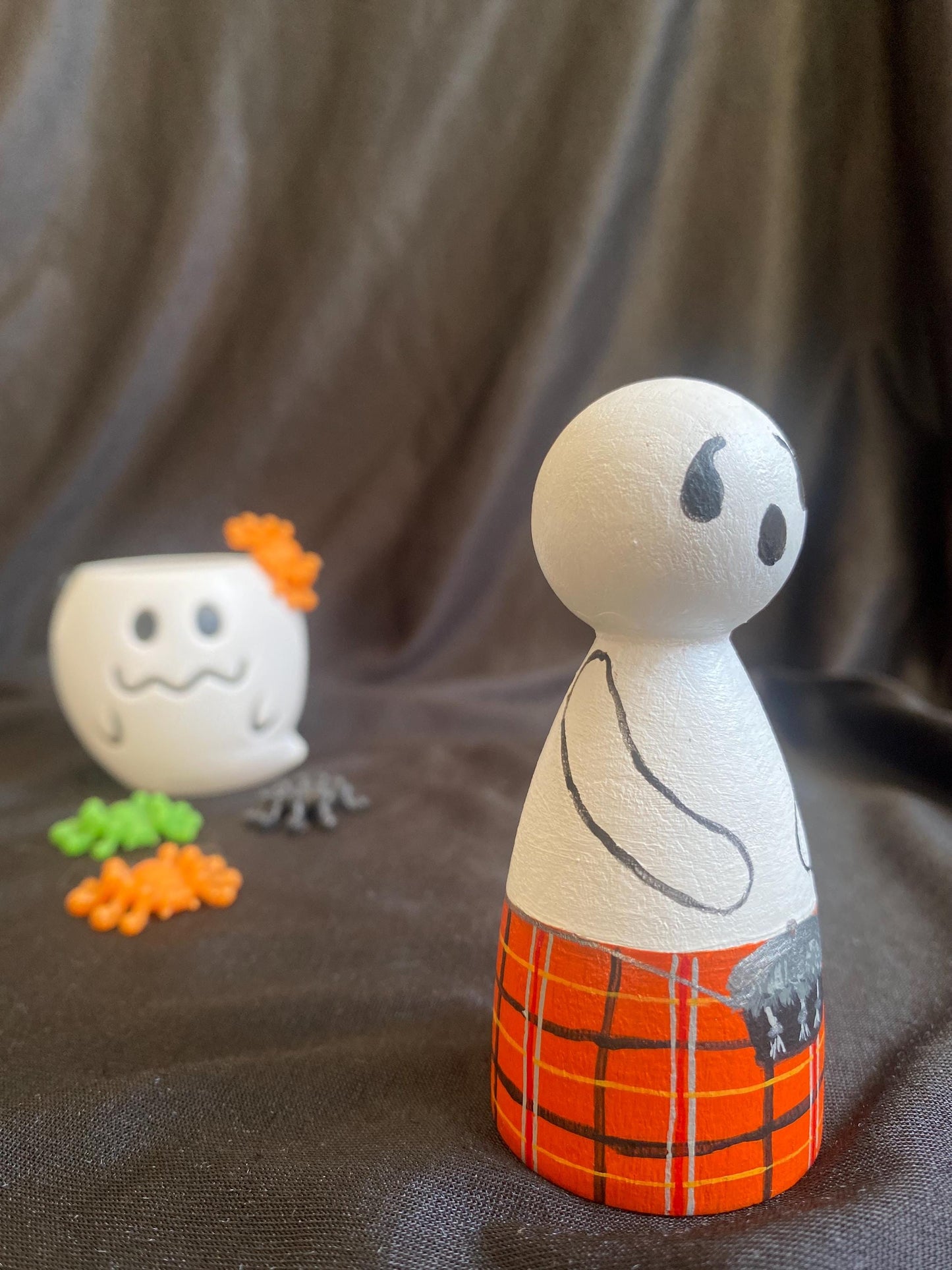Hand painted McBoo ghost in kilt wooden peg doll (8cm)
