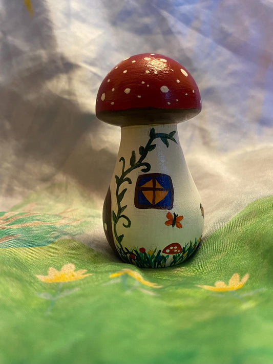 Fairy House hand painted wooden mushroom (6.8cm)