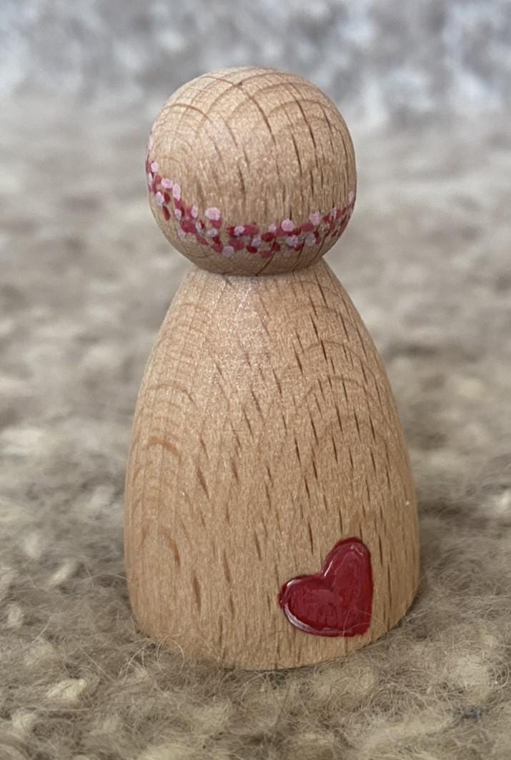Hand painted heart design wooden peg doll (5cm)