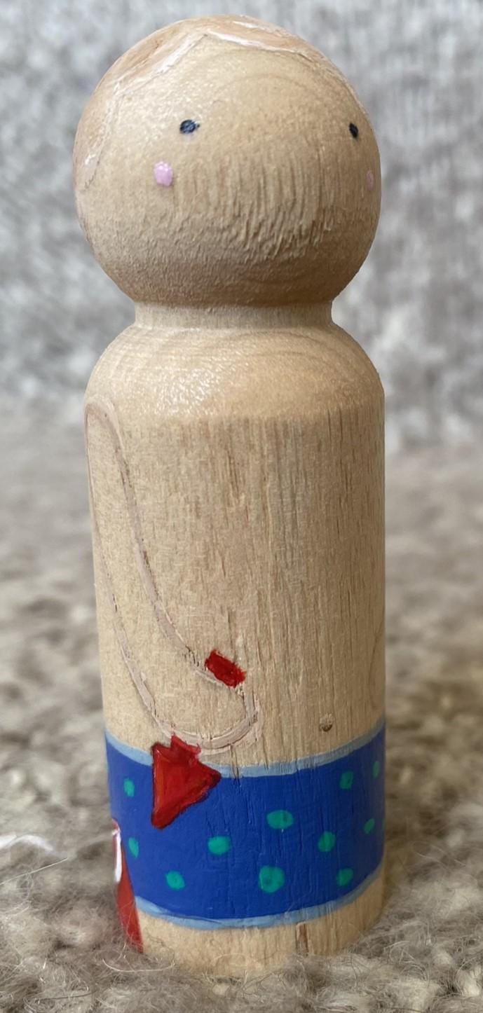 Hand painted beach lover wooden peg doll (9cm)