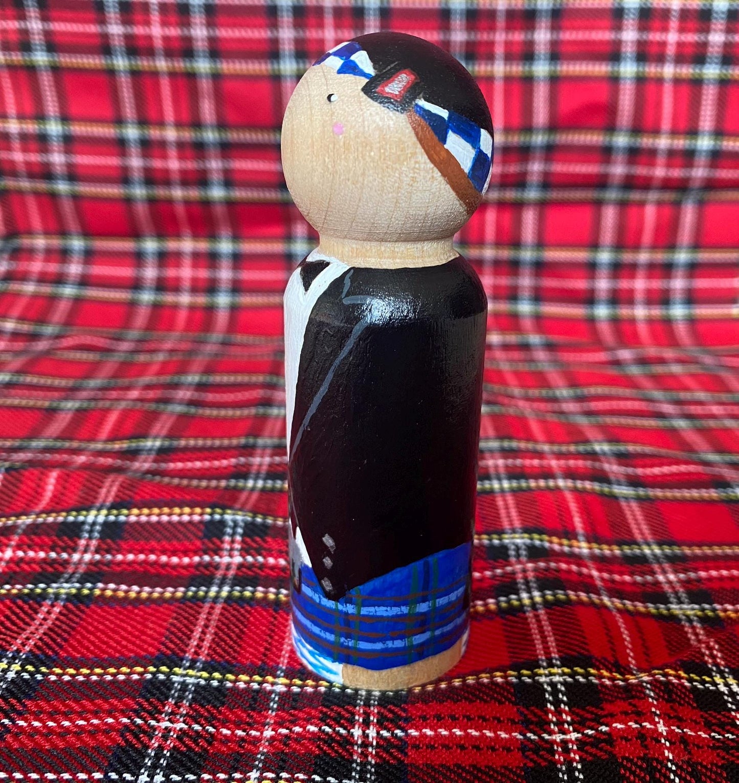 Hand painted Scottish man wooden peg doll (9cm)