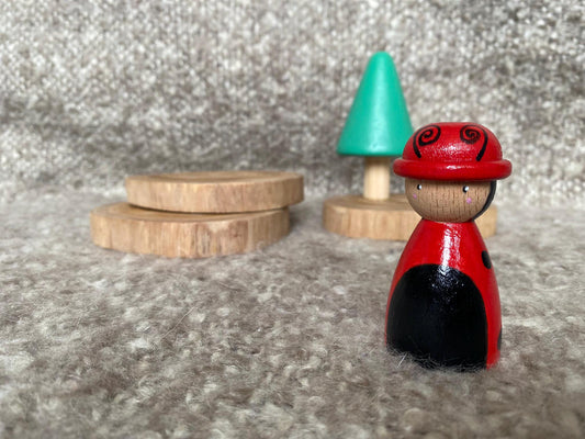 Ladybird wooden peg doll (6.8cm)