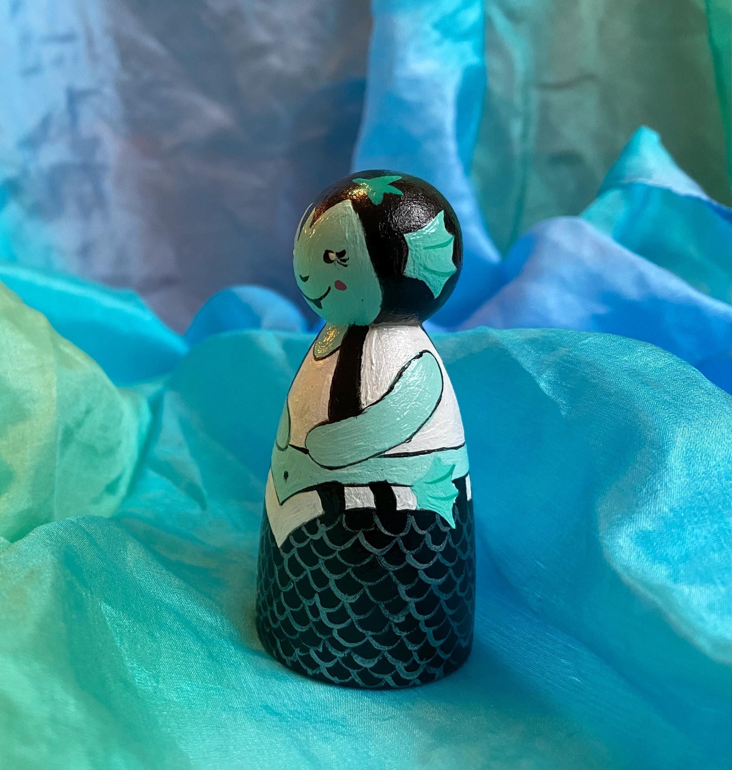 Emerald mermaid princess hand painted peg doll (7.5cm)