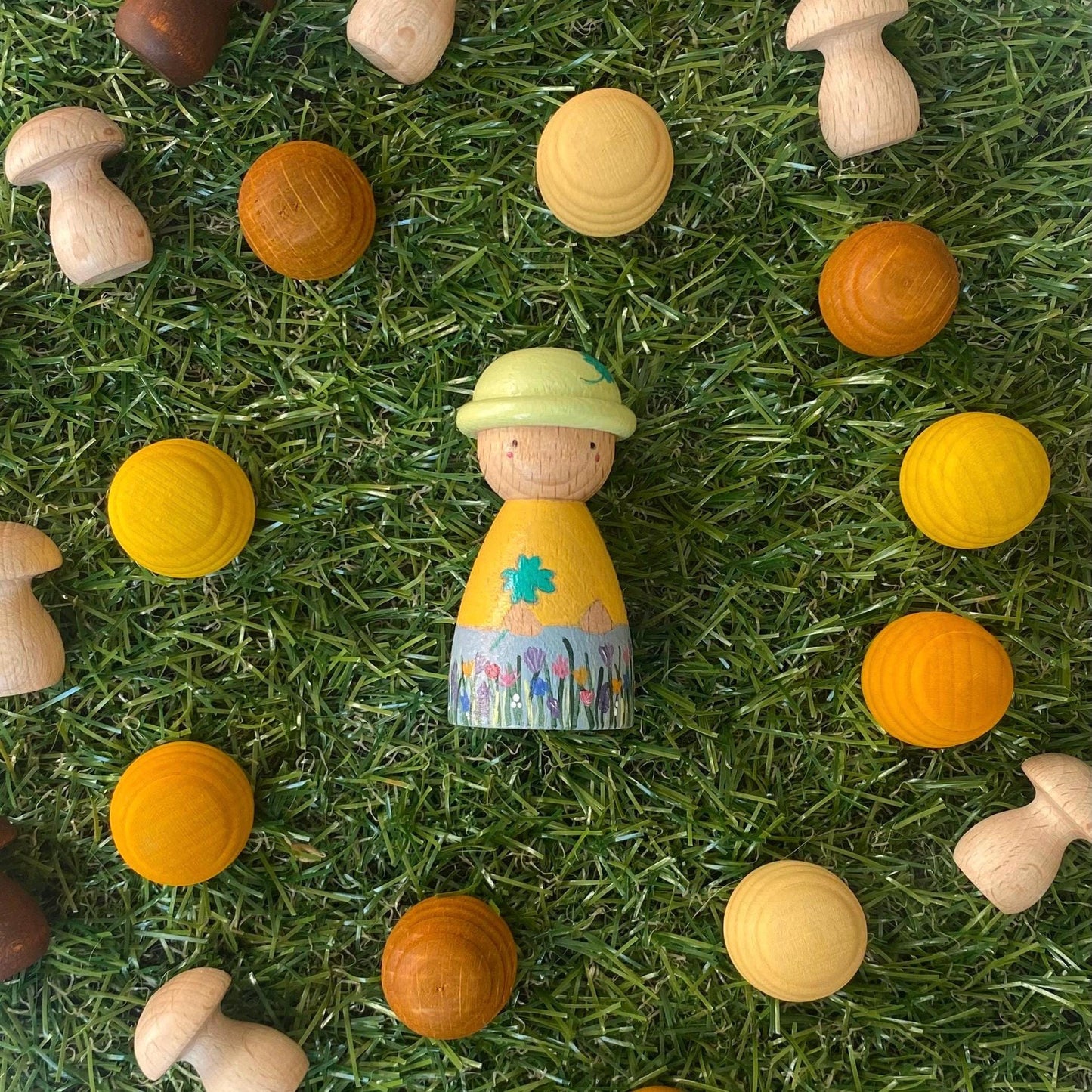 Hand painted four-leafed clover Spring flower wooden peg doll (7cm)