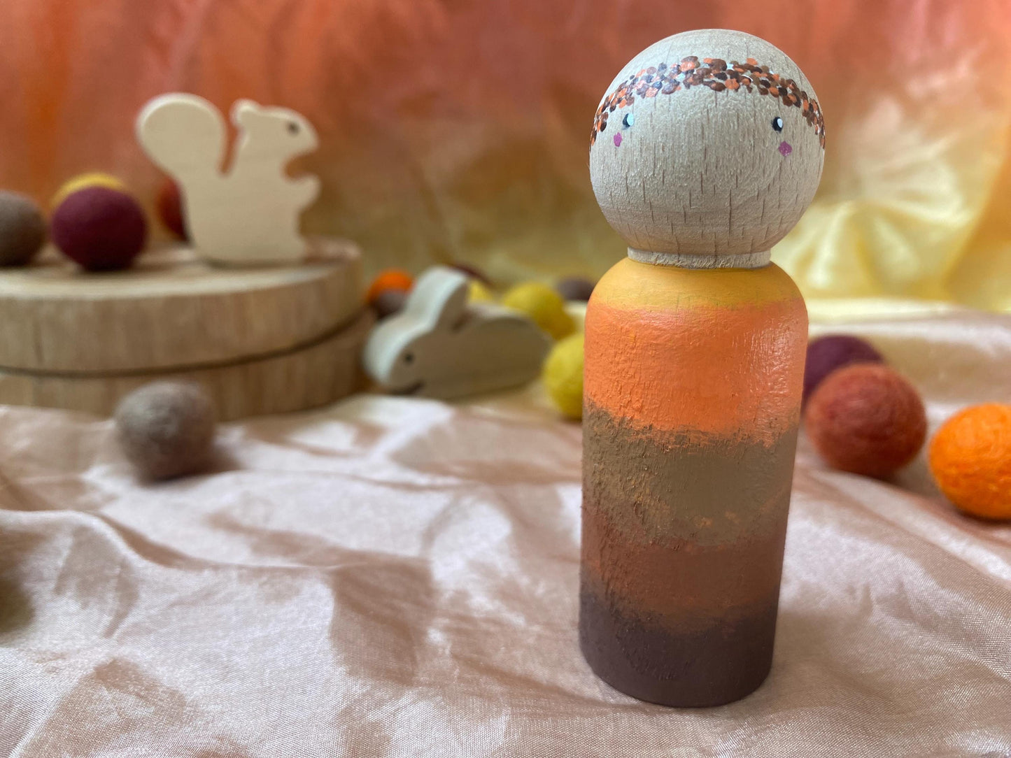 Hand painted Autumnal wooden peg doll (8cm)