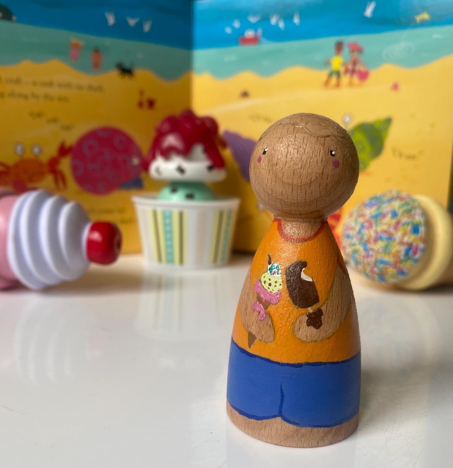 Hand painted ice cream lover wooden peg doll (8cm)