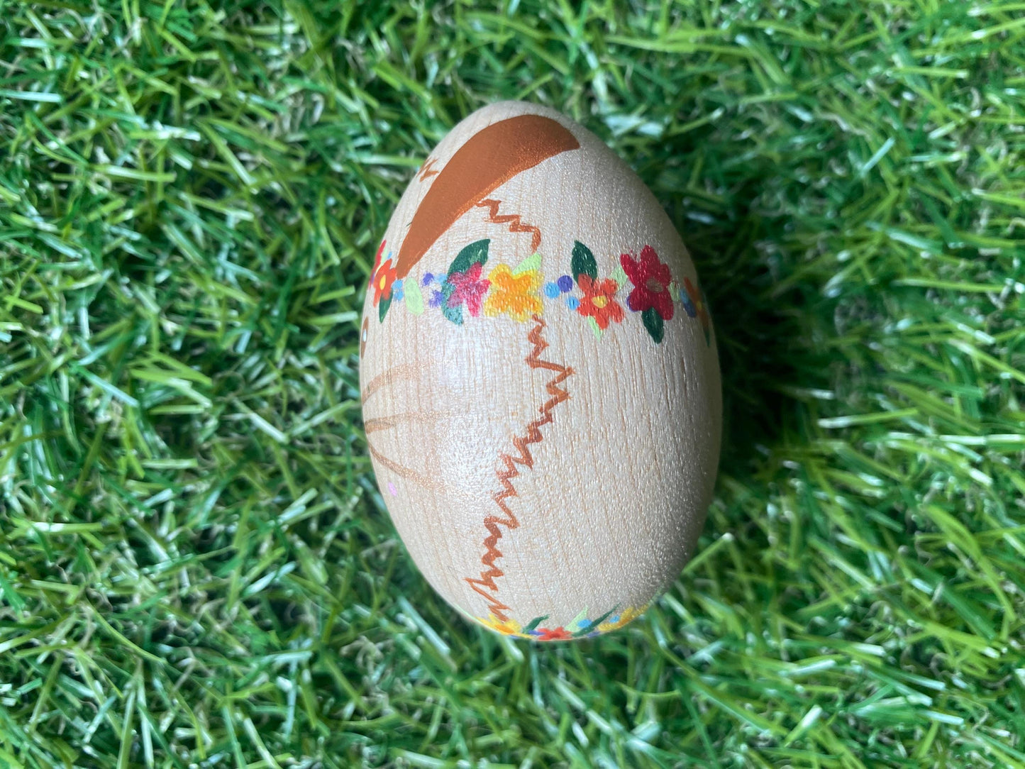 Hand painted Easter bunny natural wood design egg (6.4cm)