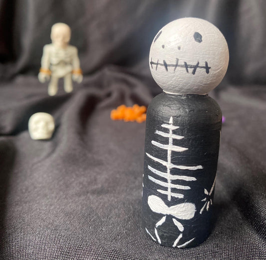 Hand painted wooden skeleton peg doll (6.5cm)