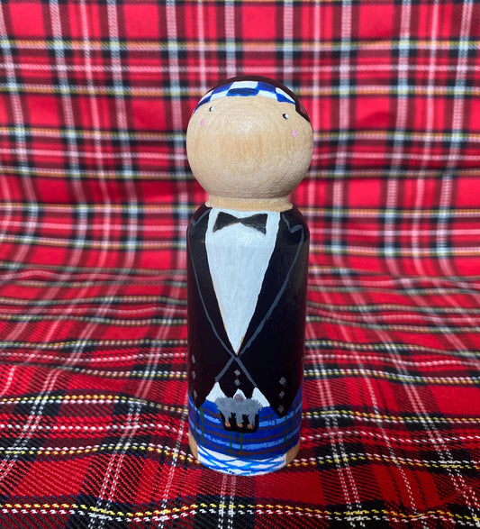 Hand painted Scottish man wooden peg doll (9cm)