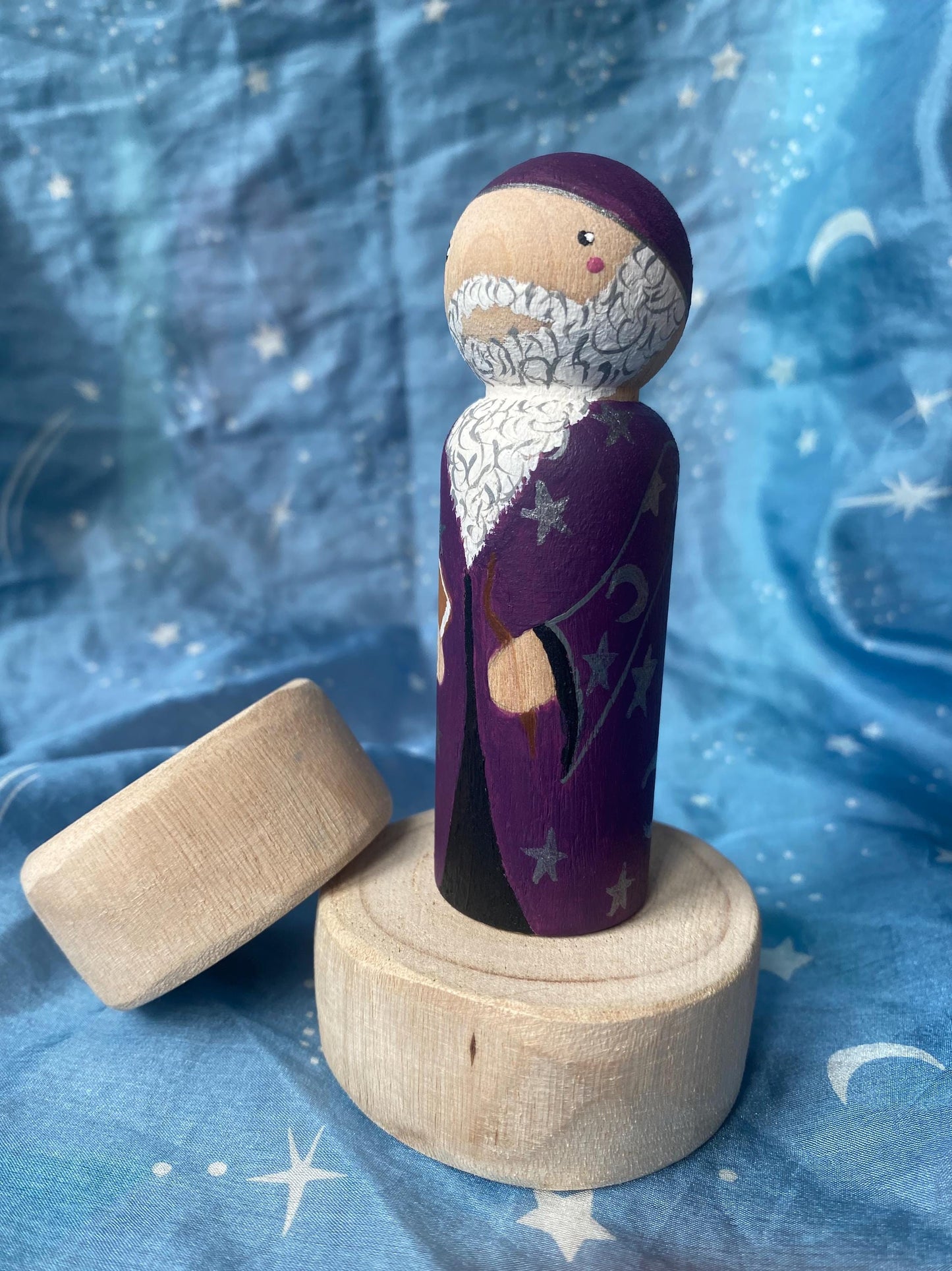 Hand painted wooden wizard peg doll (9cm)