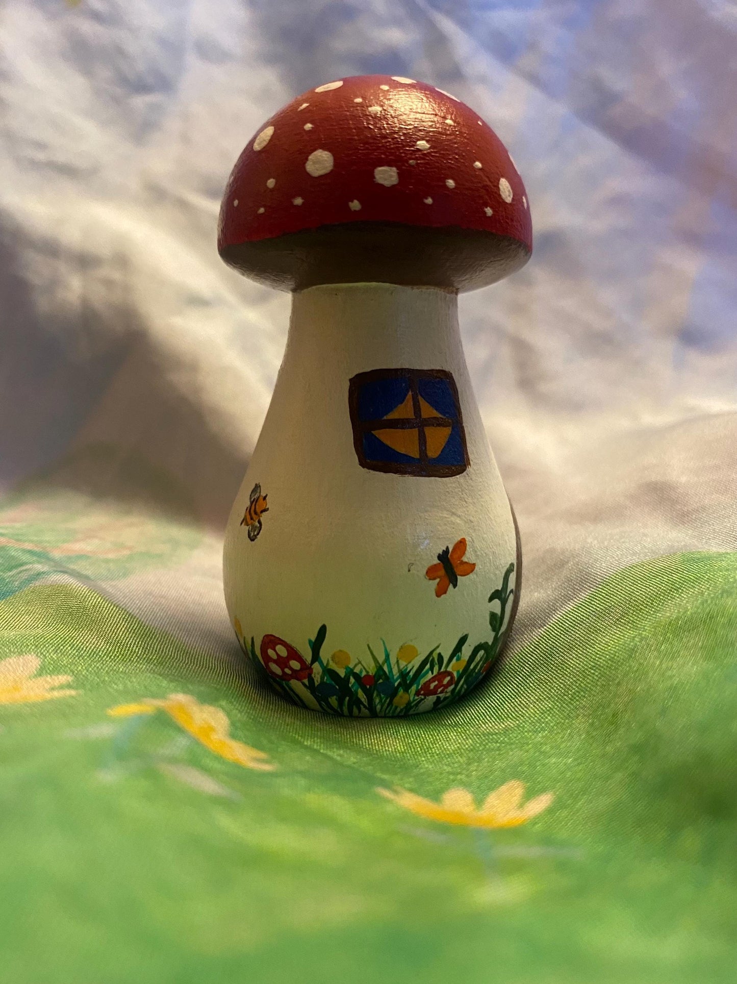 Fairy House hand painted wooden mushroom (6.8cm)