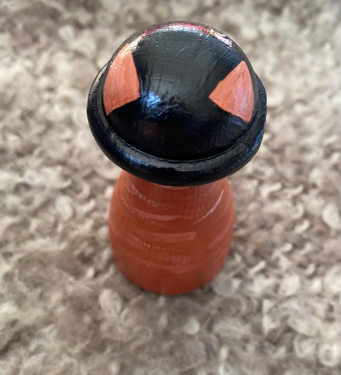 Hand painted ginger cat in top hat wooden peg doll (7cm)