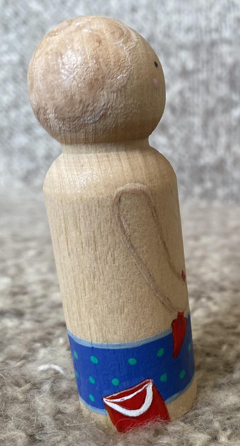 Hand painted beach lover wooden peg doll (9cm)