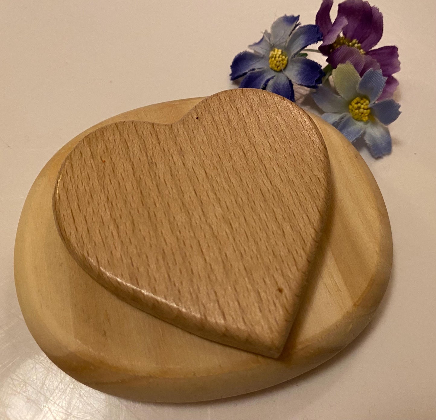 Hand painted Spring garden wooden heart (7cm)