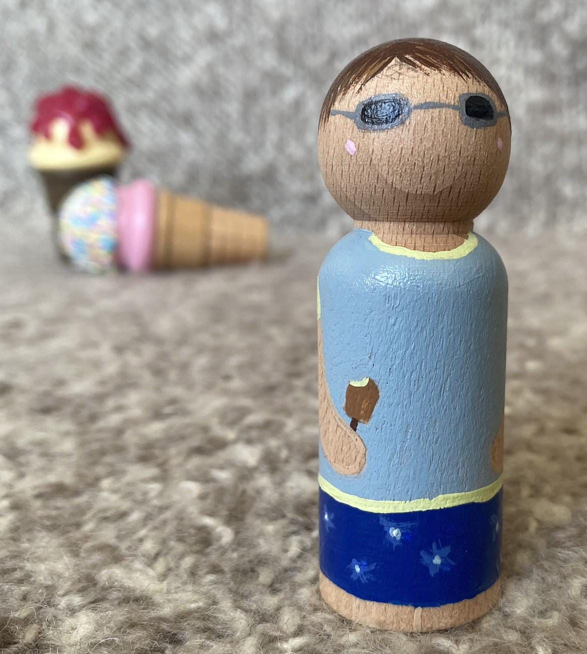 Hand painted beach party wooden peg doll (8cm)