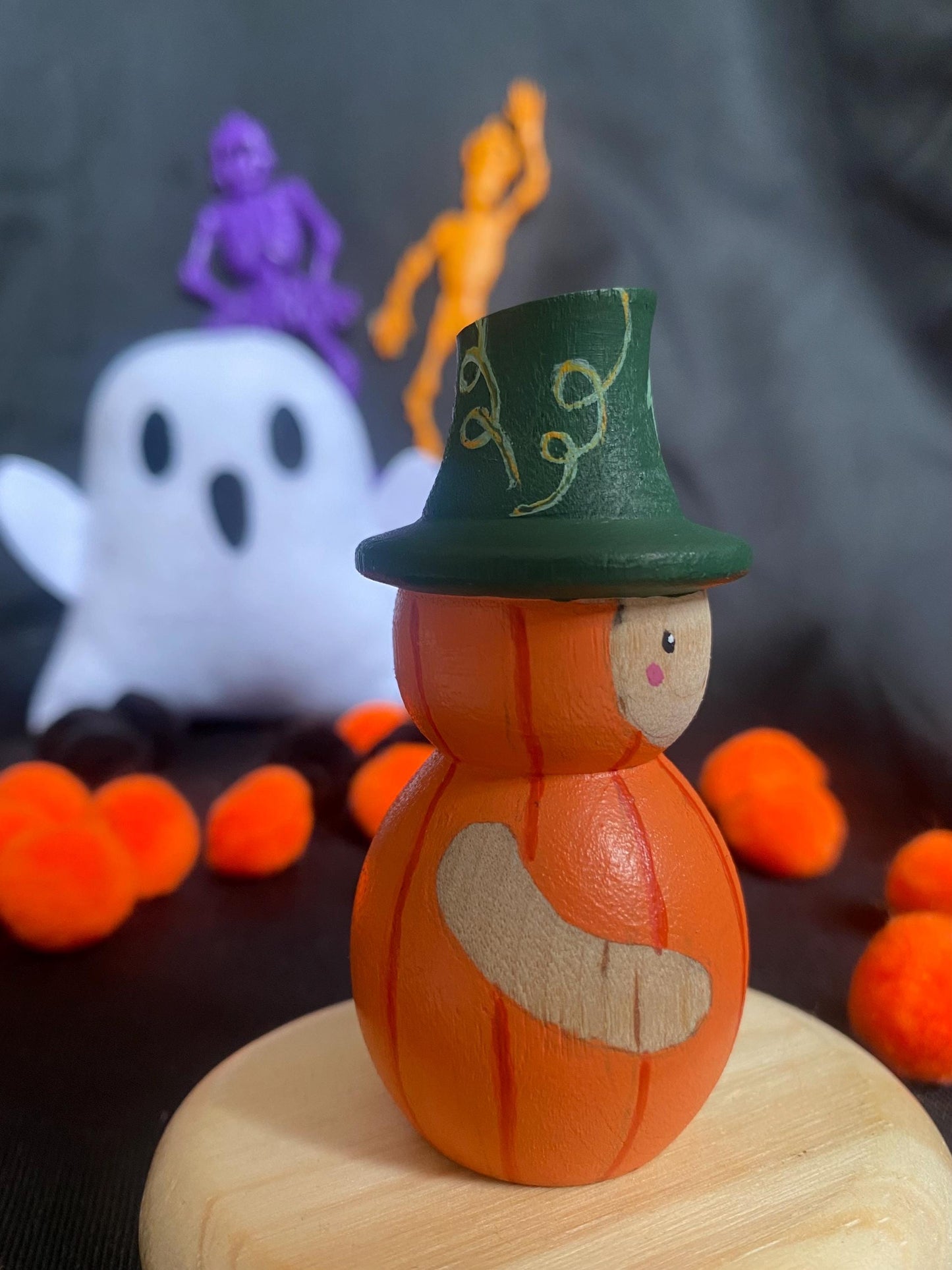 Hand painted wooden Wee Pumpkin Pal peg doll (7cm)