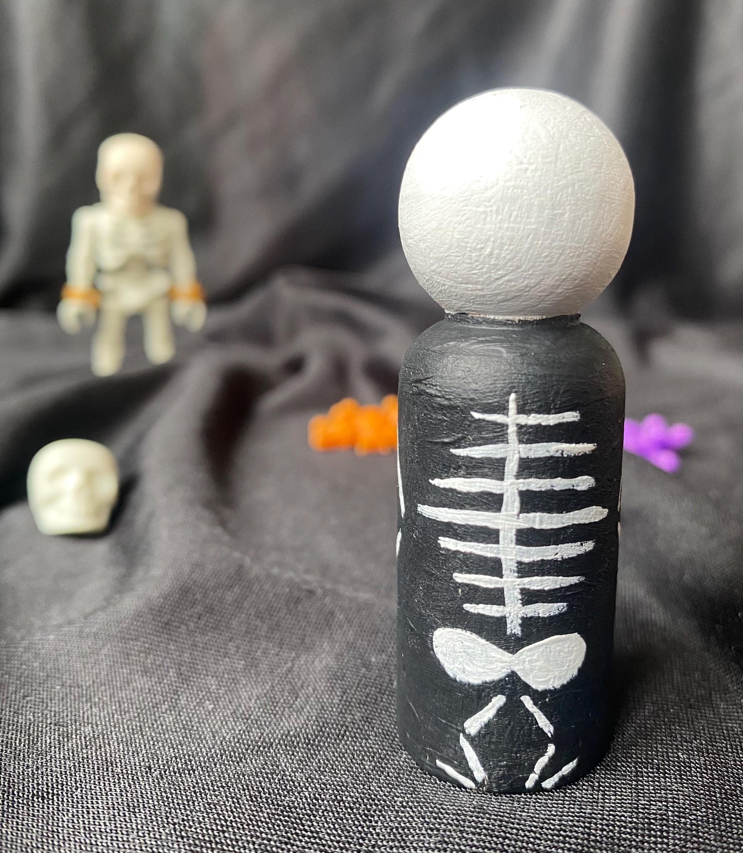 Hand painted wooden skeleton peg doll (6.5cm)