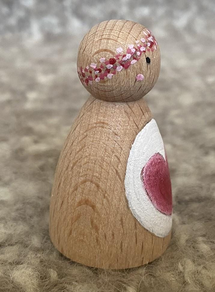 Hand painted heart design wooden peg doll (5cm)