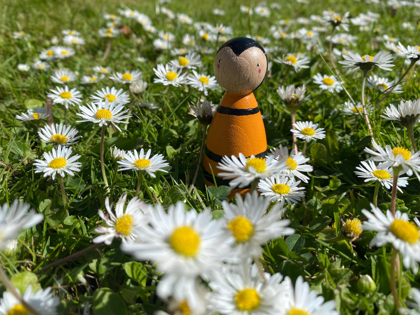 Bee hand painted wooden peg doll (6.5cm)