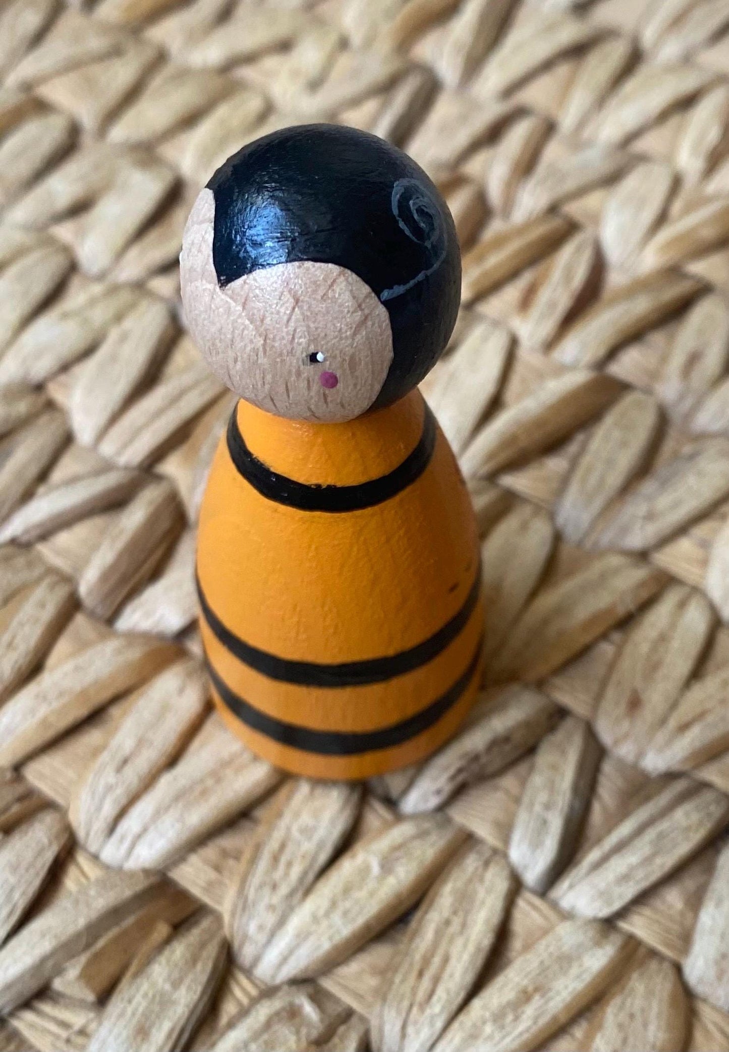 Bee hand painted wooden peg doll (6.5cm)