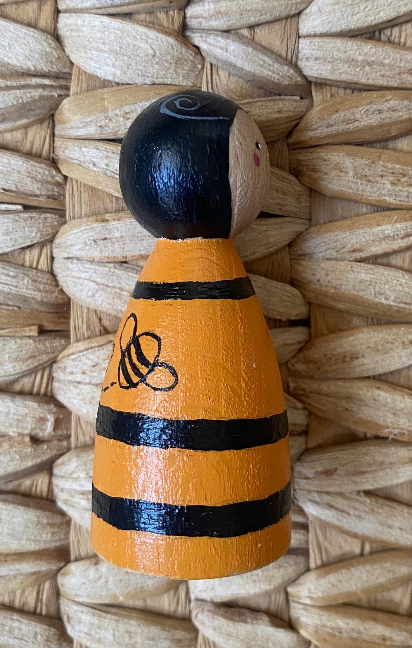 Bee hand painted wooden peg doll (6.5cm)