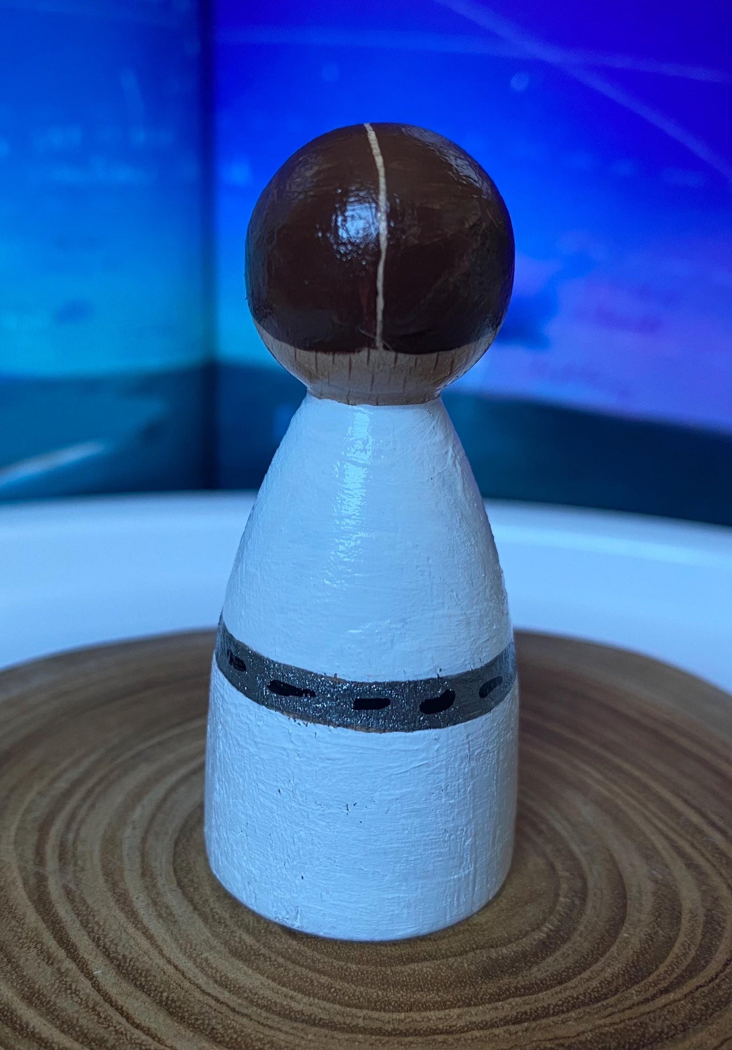 Princess Leia handpainted wooden peg doll (6.5cm)