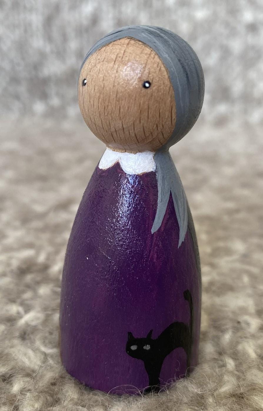 Halloween set of 6 hand painted wooden peg dolls (6.5cm)