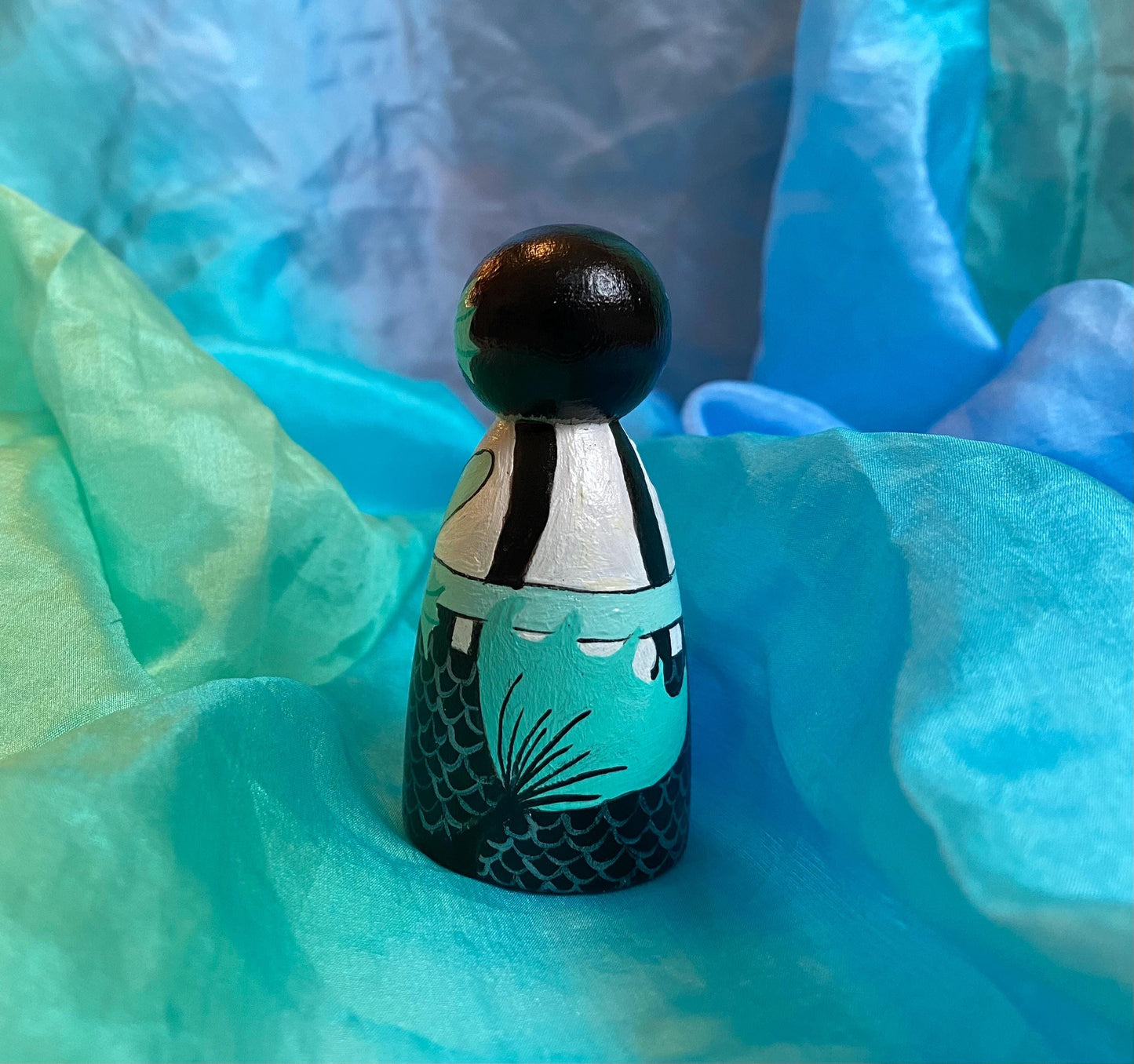 Emerald mermaid princess hand painted peg doll (7.5cm)