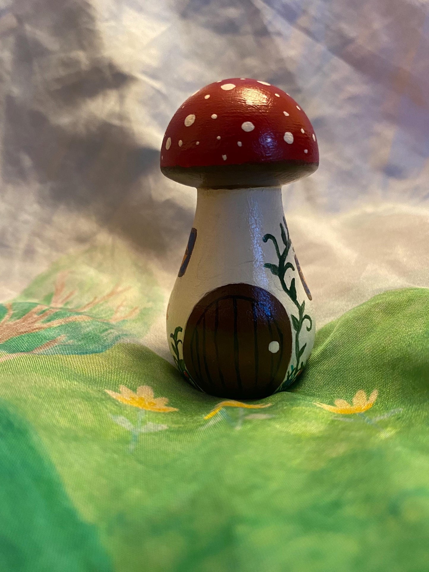 Fairy House hand painted wooden mushroom (6.8cm)