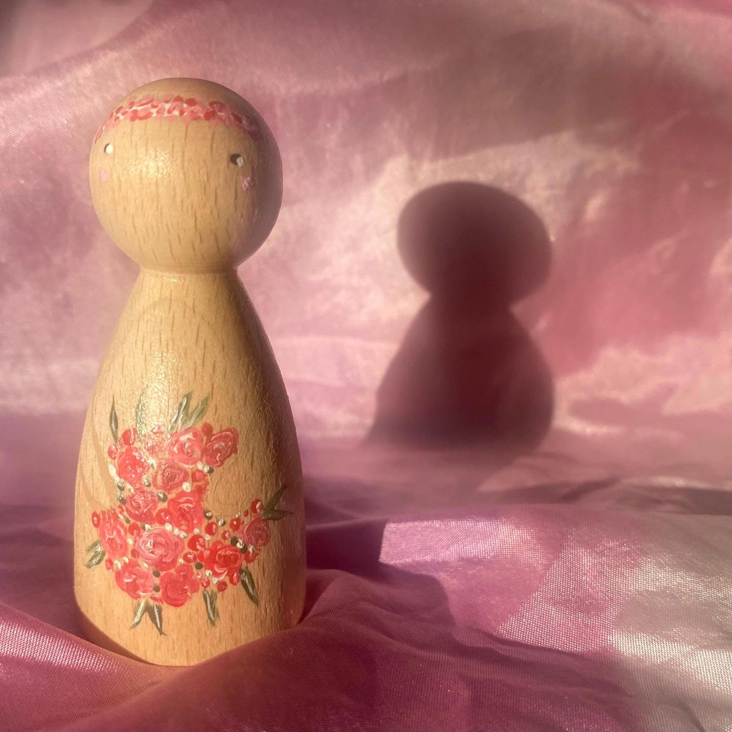 Bouquet of flowers design handpainted wooden peg doll (6.5cm)