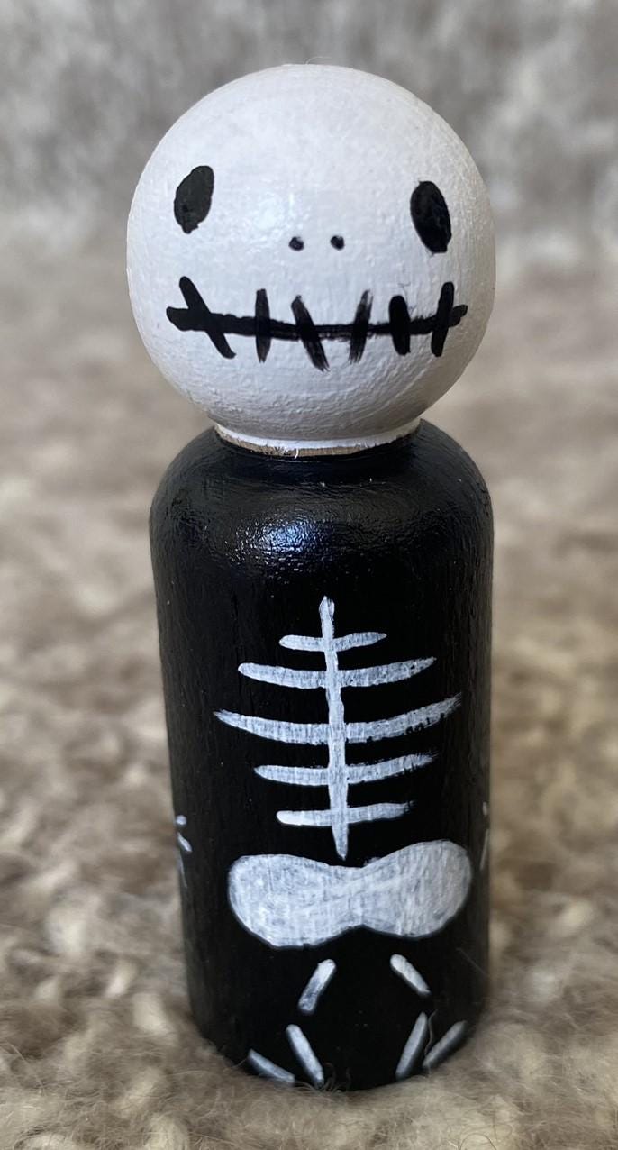 Halloween set of 6 hand painted wooden peg dolls (6.5cm)