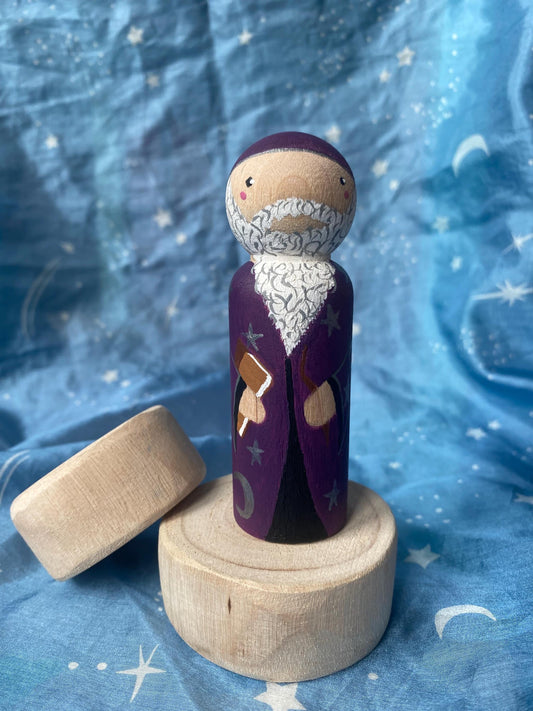Hand painted wooden wizard peg doll (9cm)