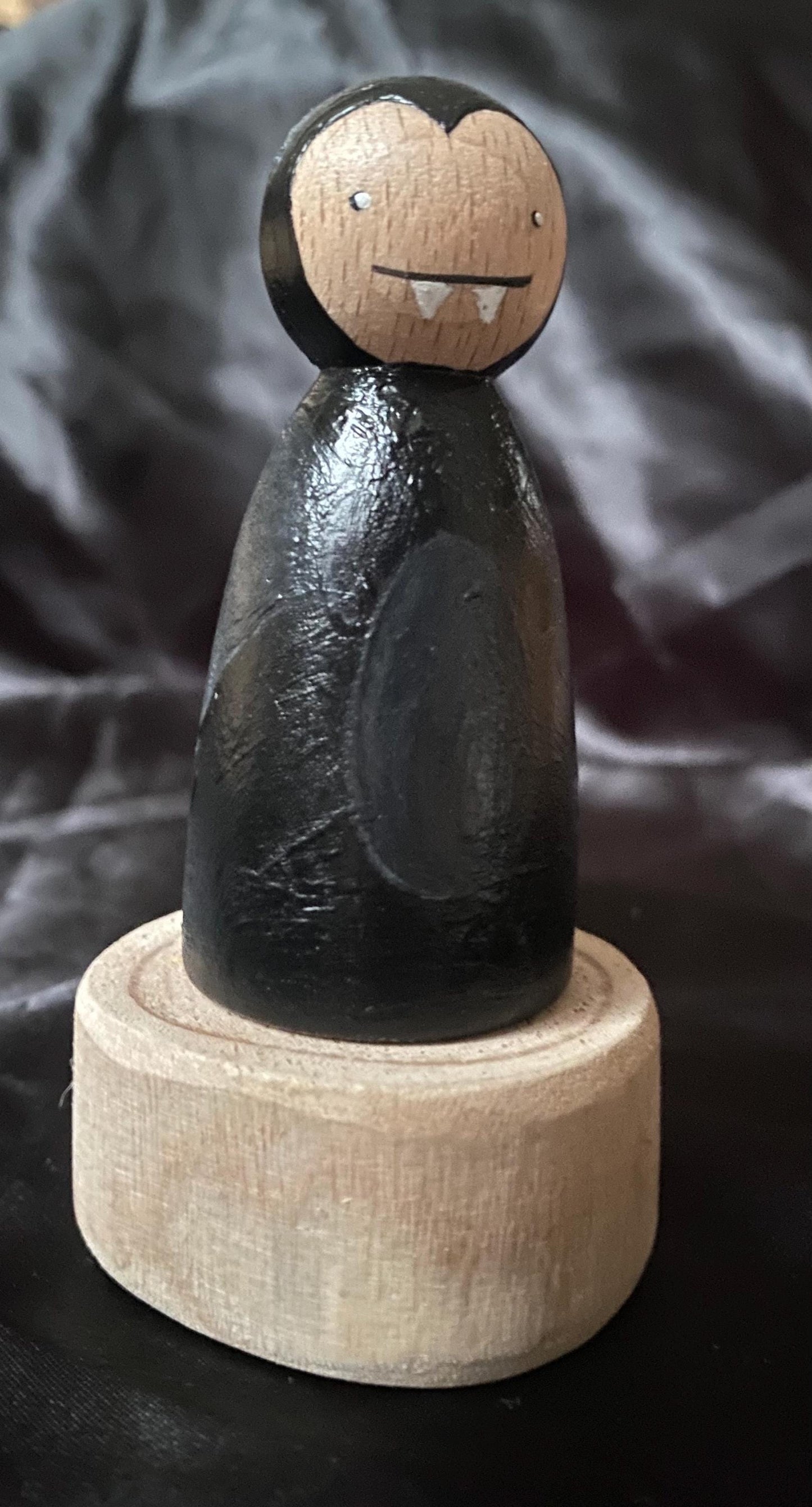 Hand painted bat peg doll (7.5cm)