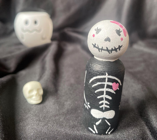 Hand painted wooden Miss Skeleton peg doll (6.5cm)