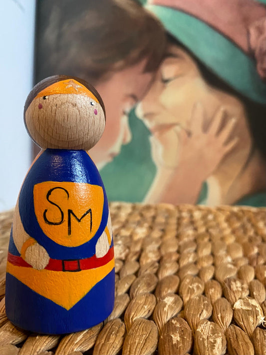 Super Mum hand painted wooden peg doll (7.5cm)