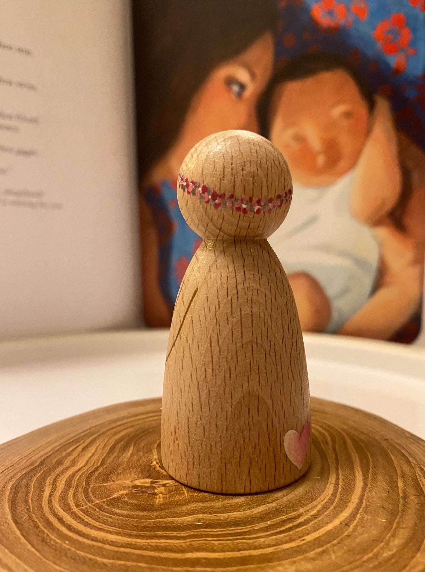 Mum hand painted wooden peg doll (7.5cm)