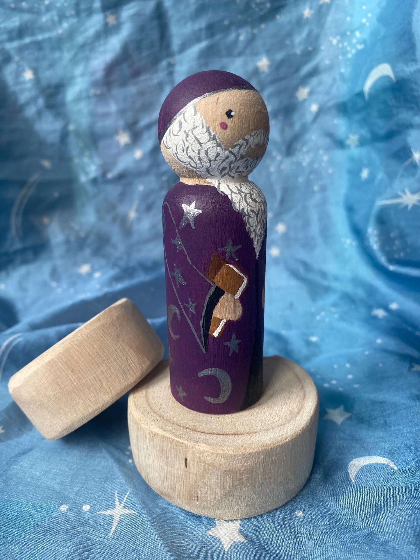 Hand painted wooden wizard peg doll (9cm)