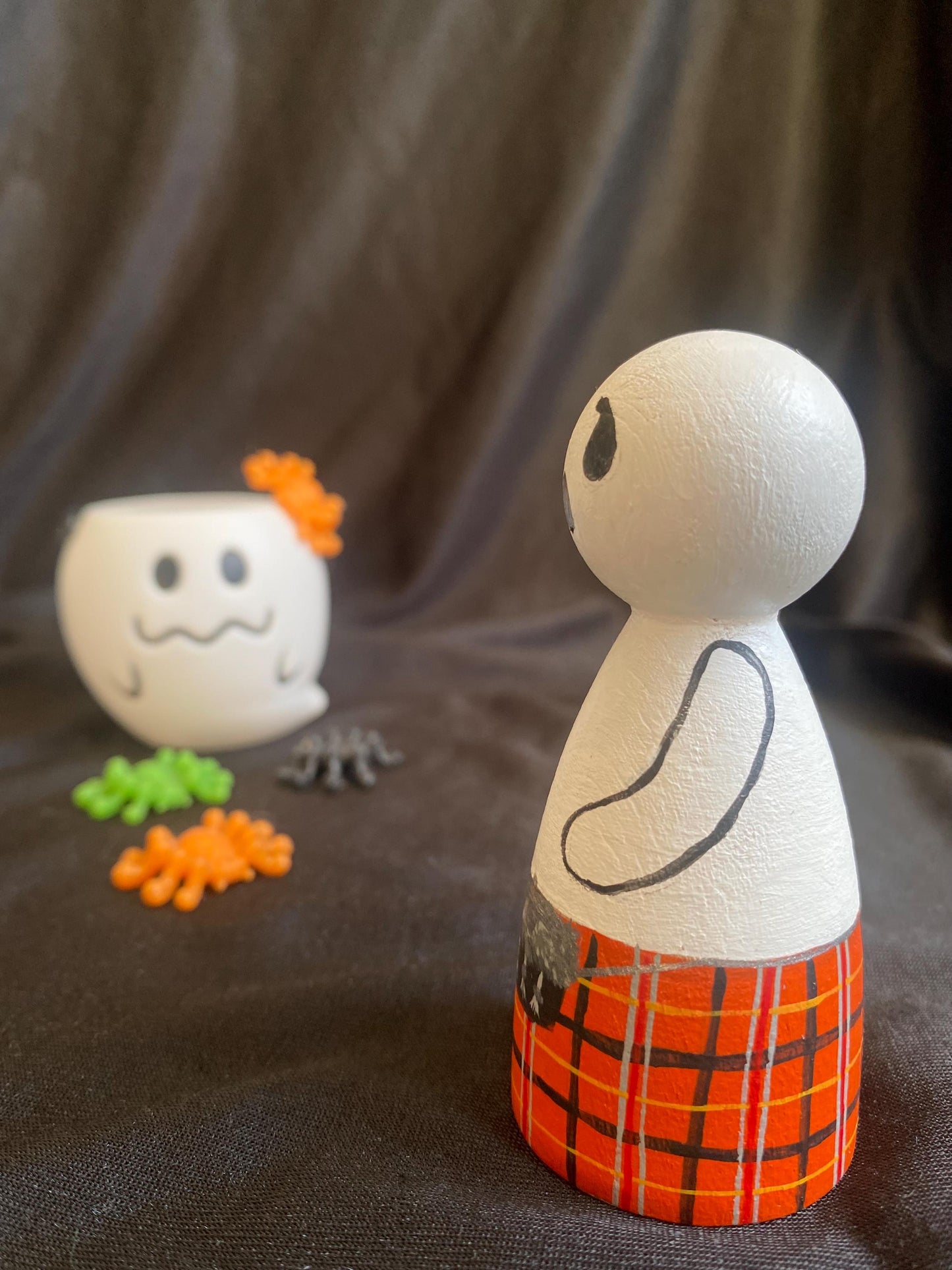 Hand painted McBoo ghost in kilt wooden peg doll (8cm)