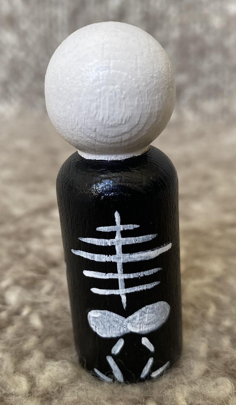 Halloween set of 6 hand painted wooden peg dolls (6.5cm)