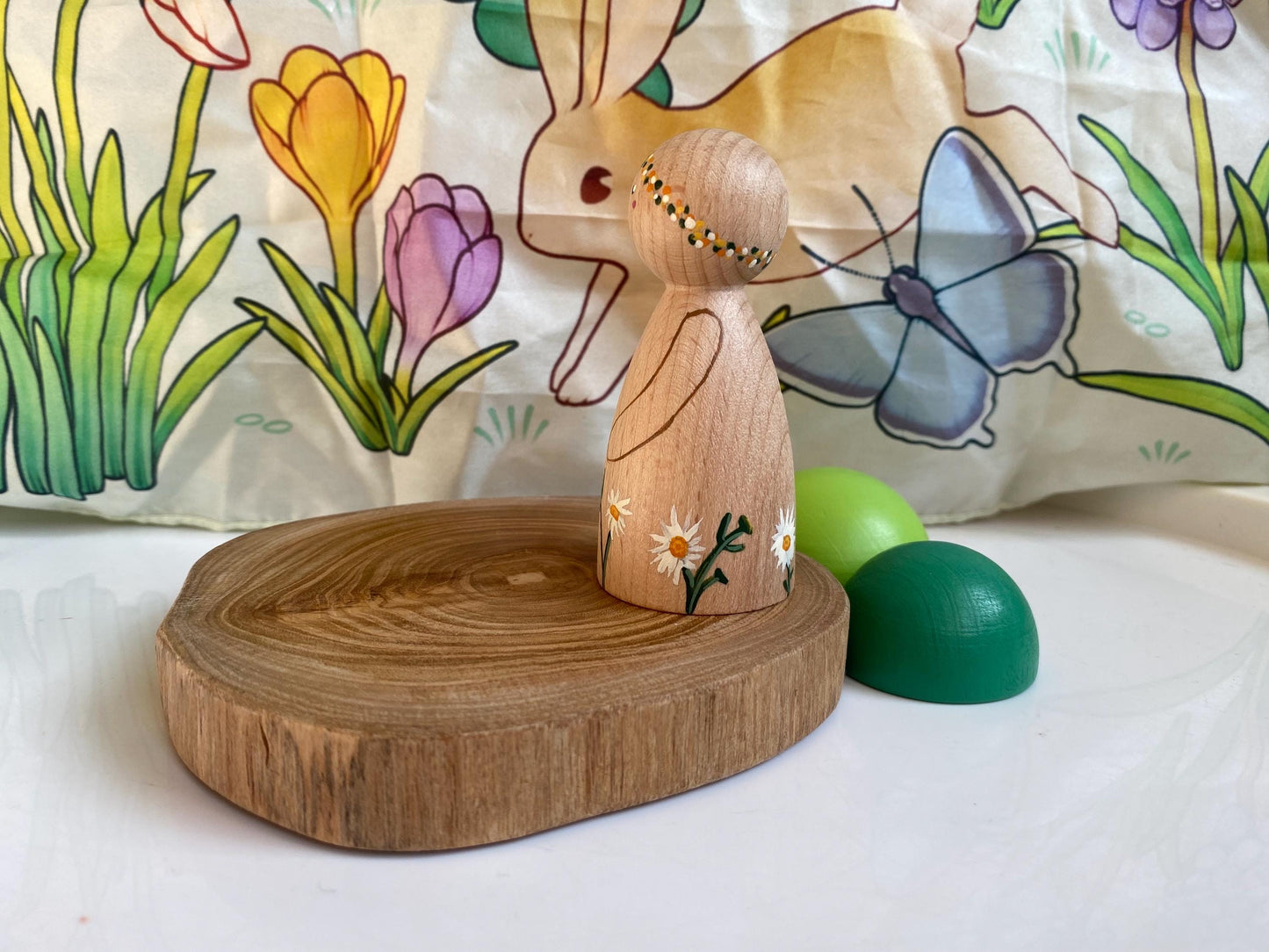 Daisy flowers hand painted wooden peg doll (8cm)