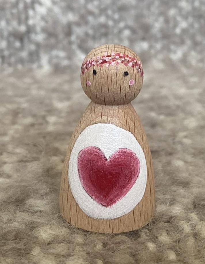 Hand painted heart design wooden peg doll (5cm)