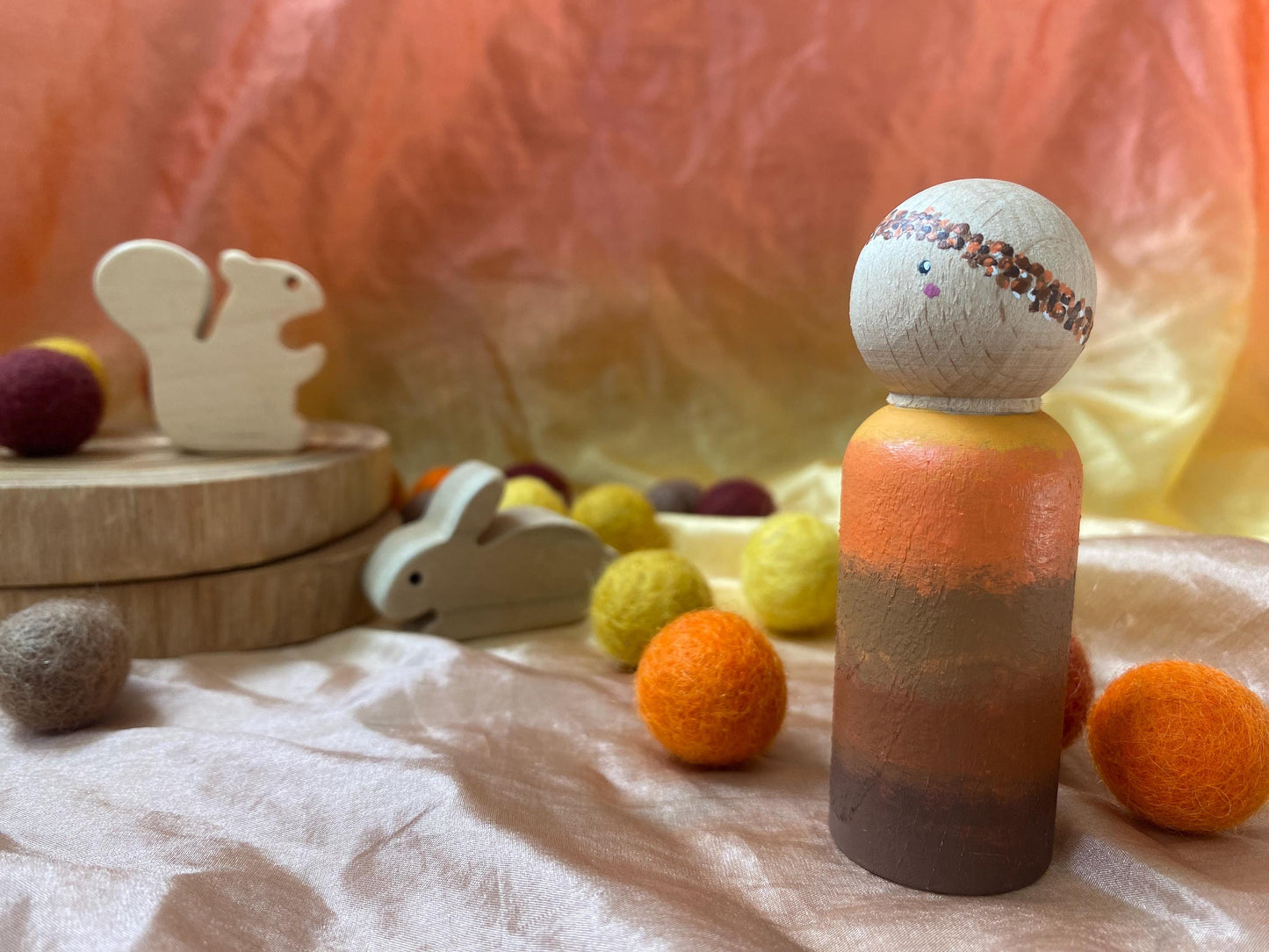 Hand painted Autumnal wooden peg doll (8cm)