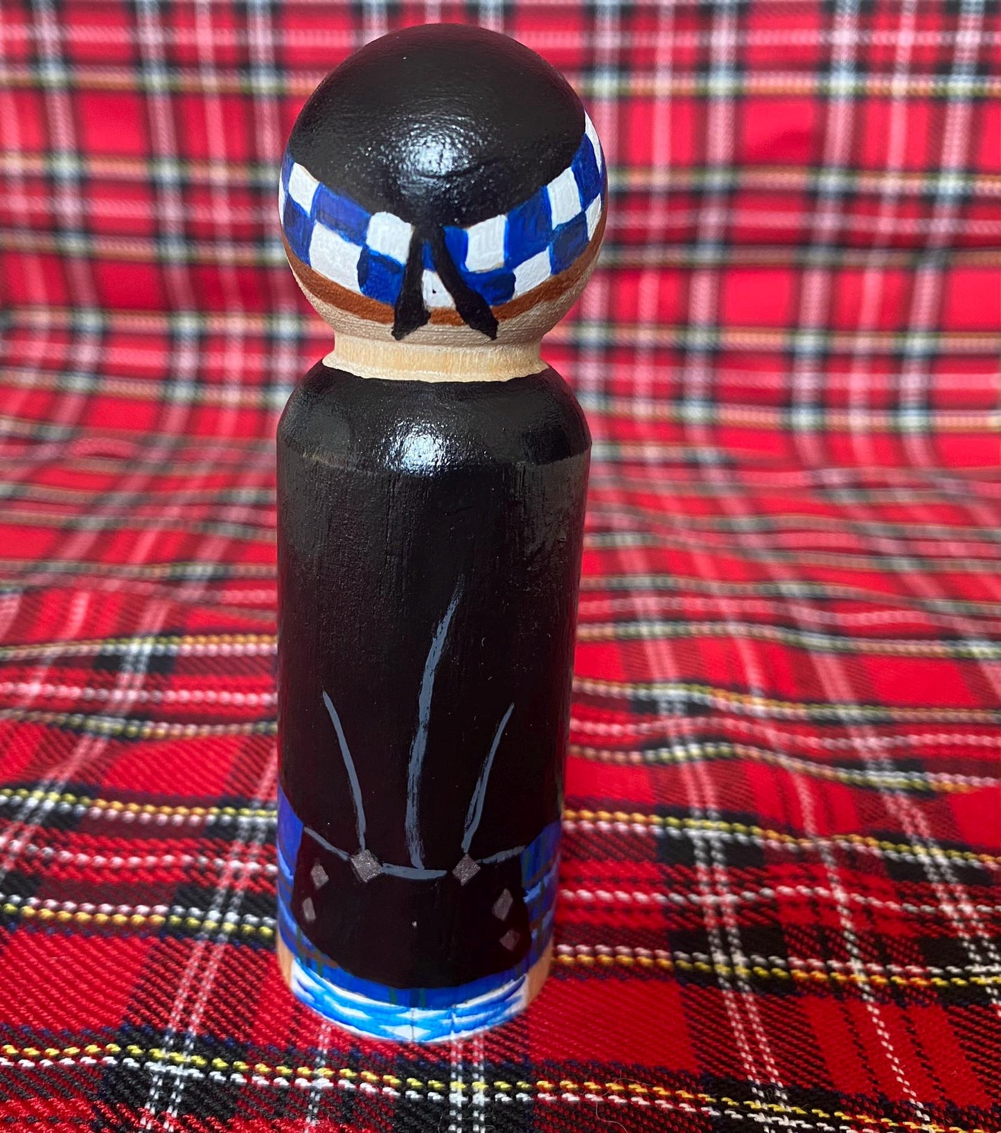 Hand painted Scottish man wooden peg doll (9cm)
