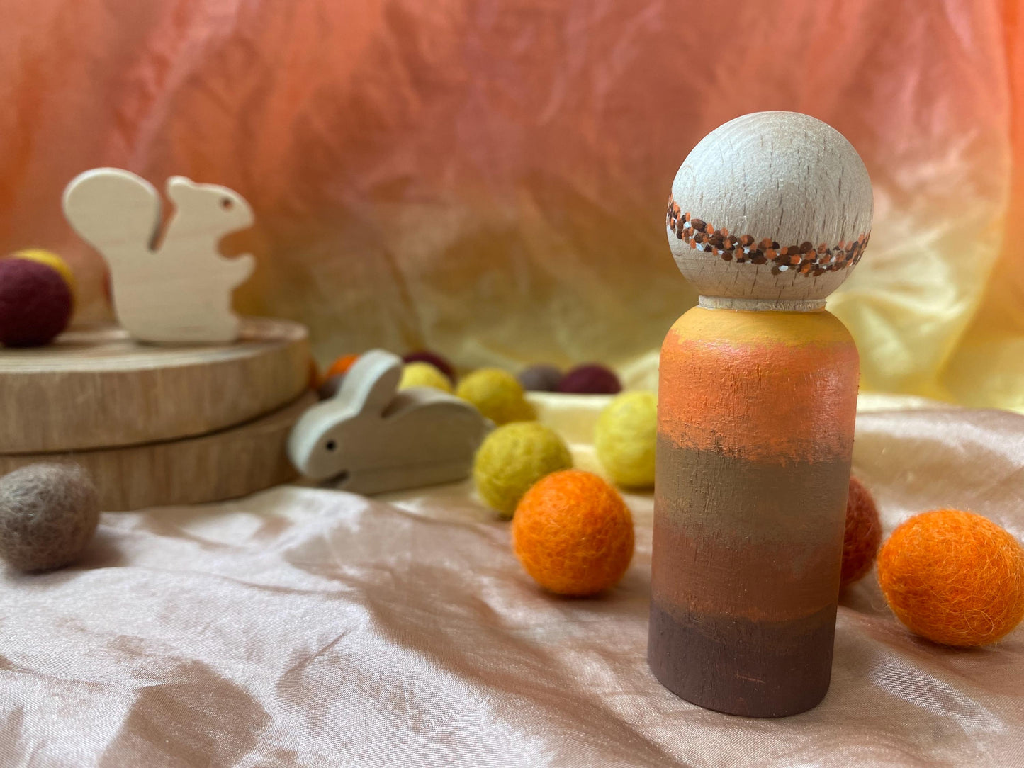 Hand painted Autumnal wooden peg doll (8cm)