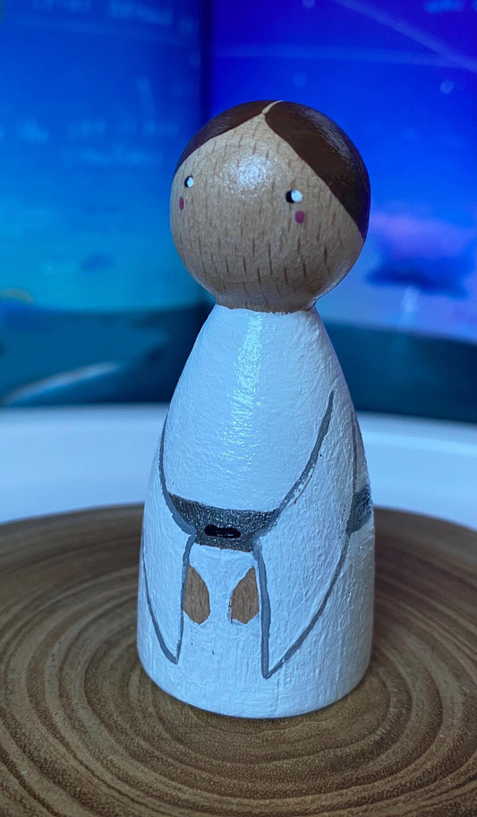 Princess Leia handpainted wooden peg doll (6.5cm)