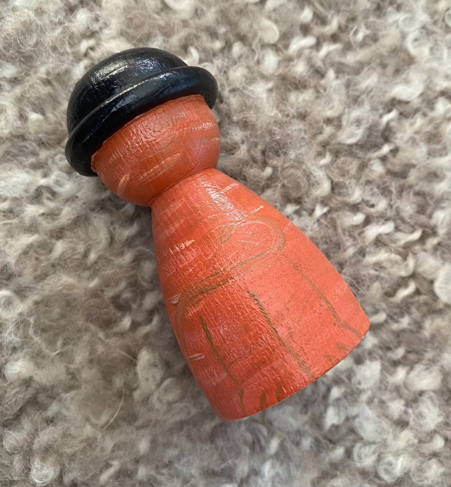 Hand painted ginger cat in top hat wooden peg doll (7cm)